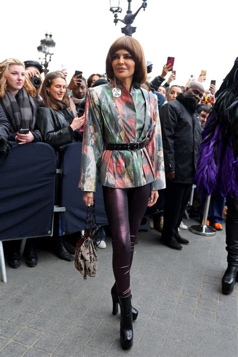 lisa rinna bowl cut|Lisa Rinnas Bowl Cut at Paris Fashion Week 